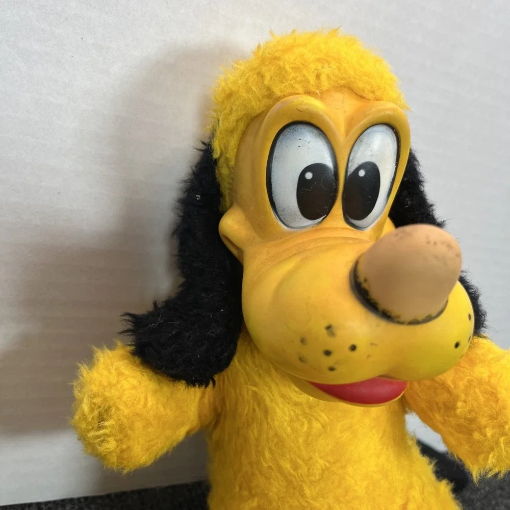 VINTAGE‎ RUBBER FACE PLUSH DOG PLUTO WALT DISNEY LAND TOY W NUTSHELLS 9